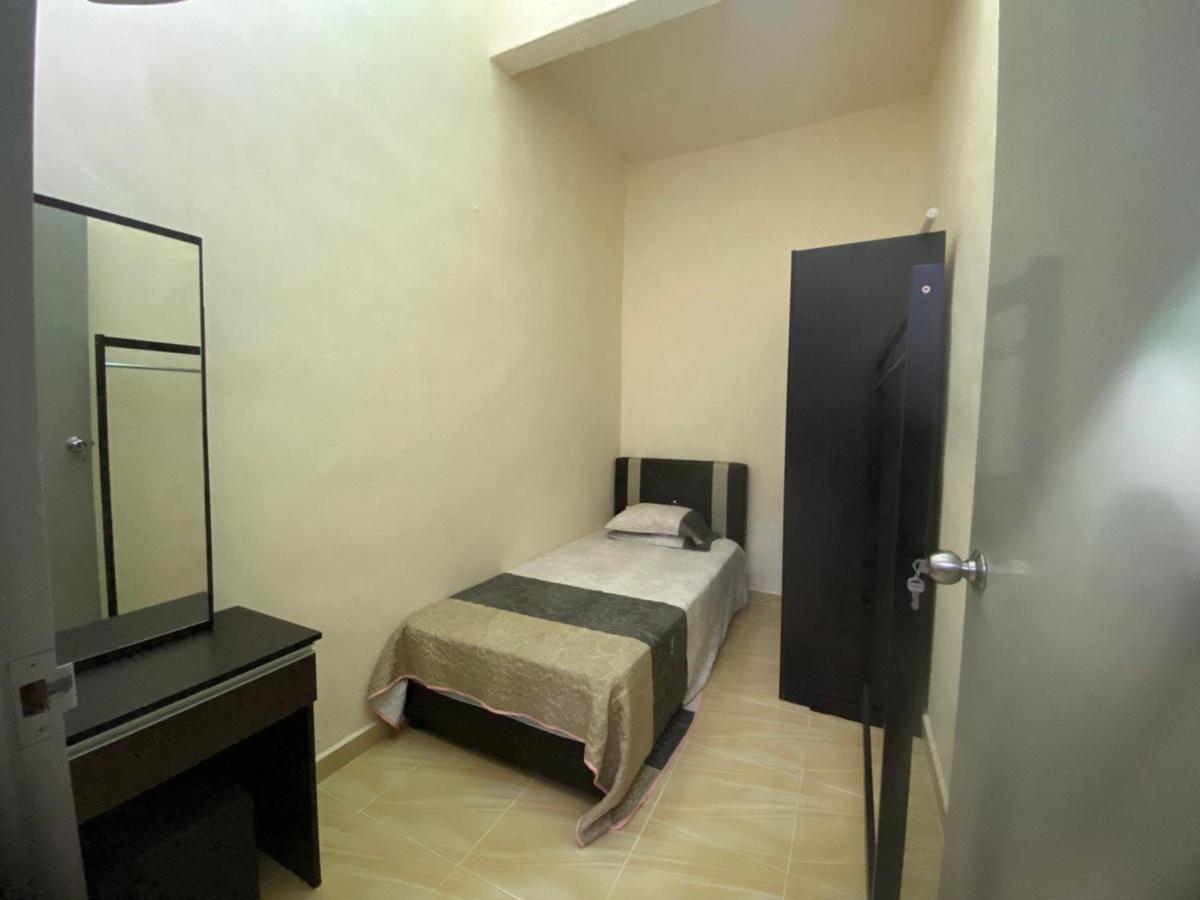 Iman Homestay - Islam Only Kuantan Extérieur photo